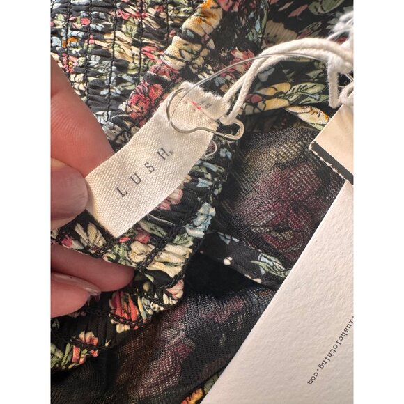 Lush Smocked Back Cropped Size Small  Blouse Floral Print Tie Back NWT - Picture 4 of 11